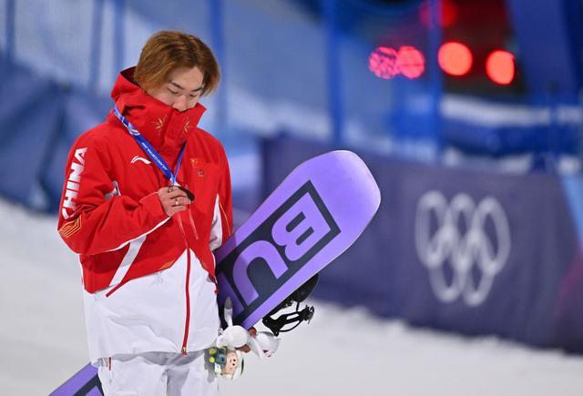 世界杯竞猜-马年“马上夺金”、遗憾和差距……佟立新评中国队米兰冬奥征程